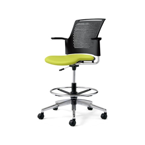 プラス オフィスチェア 完成日 組立不要 チェダーシー ビニルレザー 回転脚ハイタイプ 背ヌード 肘付ブラックシェル MB-W67NHL-N 690-975