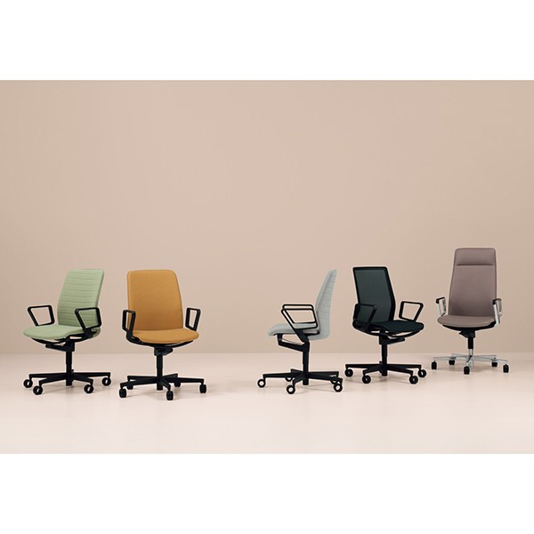 オフィスチェア ファブレ 肘付き C01-B151CU-BE2E23 ライトグレー 椅子 リモートワーク 在宅 仕事 勉強 快適 おしゃれ パソコンチェア 子供部屋 代引不可 コクヨ オフィスチェア ファブレ 肘付き C01-B151CU-BE2E23 ライト