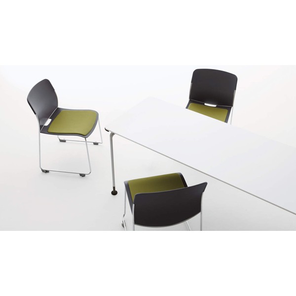 コクヨ AMOS アモス スタッキングチェアー 座クッションタイプ 肘なしチェアー チャコールグレー カラー モデレートコーラル JA : コクヨ AMOS（アモス） スタッキングチェアー 座